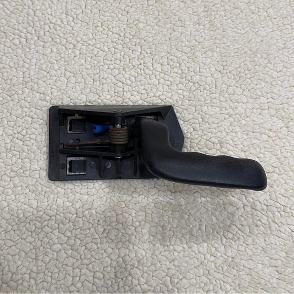 Chev Silverado Tahoe GMC Sierra Yukon Interior Door Handle 15029904  15057526 - Picture 12 of 15